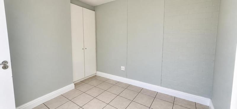 To Let 1 Bedroom Property for Rent in Wynberg Western Cape